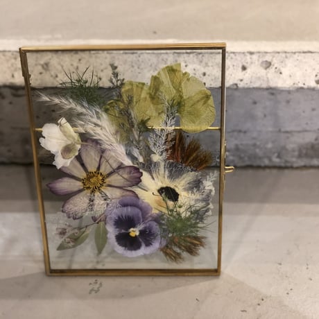 wedding贈呈品 :  flower frame -stand-