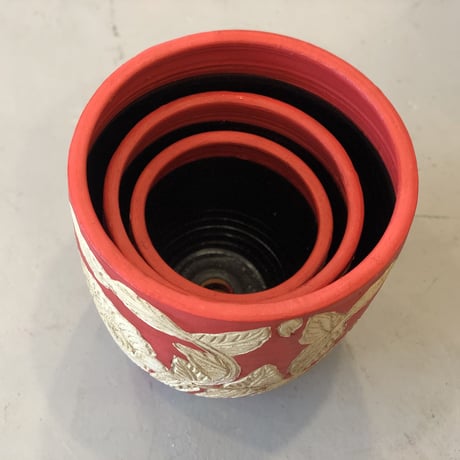 赤い花の鉢