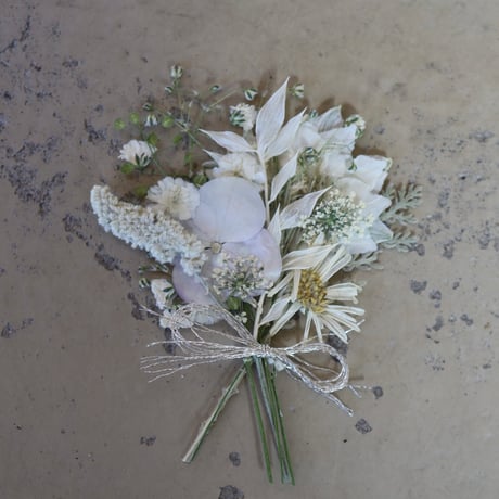 tiny phone bouquet