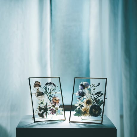 wedding贈呈品 :  flower frame -stand-