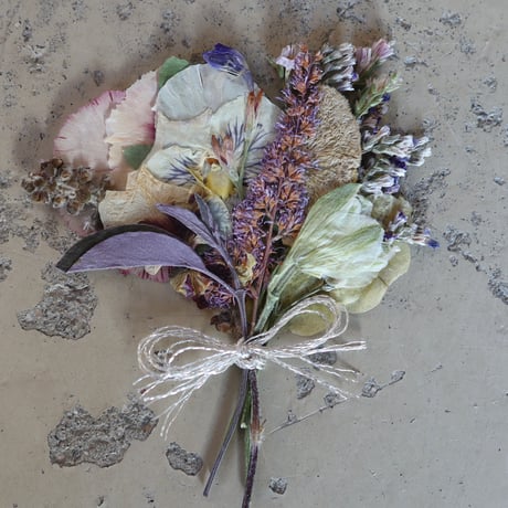 tiny phone bouquet