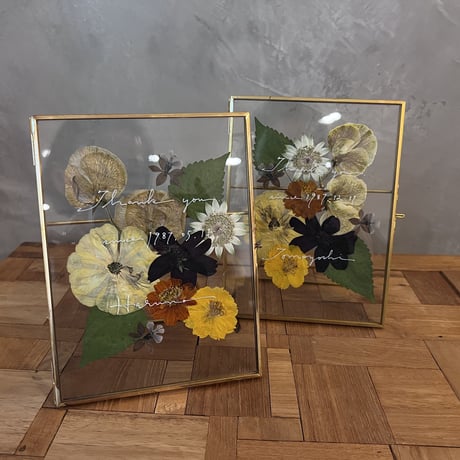 wedding贈呈品 :  flower frame -stand-