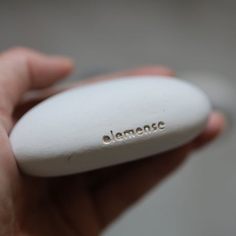 -elemense -pottery stone diffuser