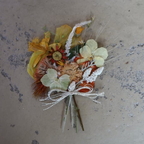 tiny phone bouquet