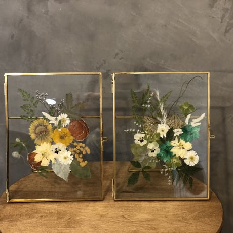 wedding贈呈品 :  flower frame -stand-
