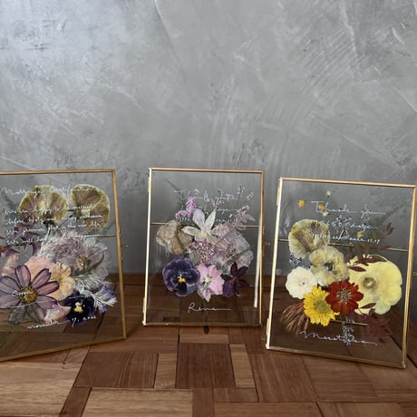 wedding贈呈品 :  flower frame -stand-