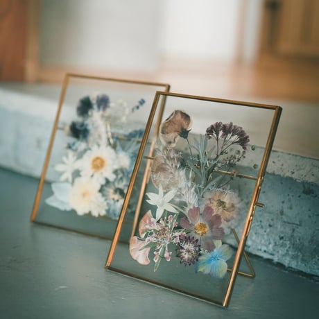 wedding贈呈品 :  flower frame -stand-