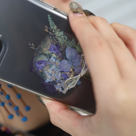 tiny phone bouquet