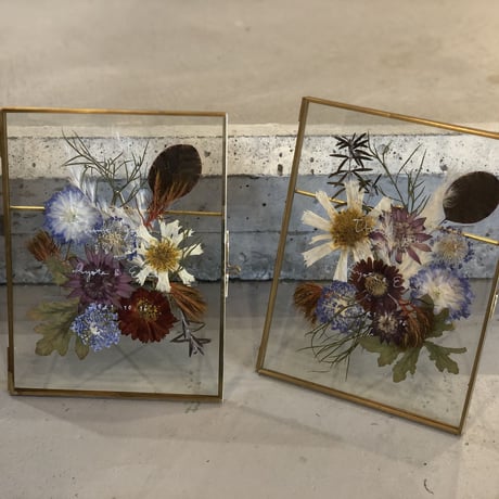 wedding贈呈品 :  flower frame -stand-