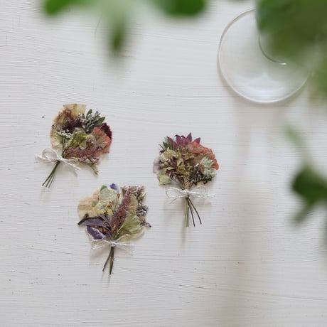 tiny phone bouquet