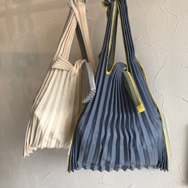 kna plus クナプラス PLECO タテプリーツSの通販 by po