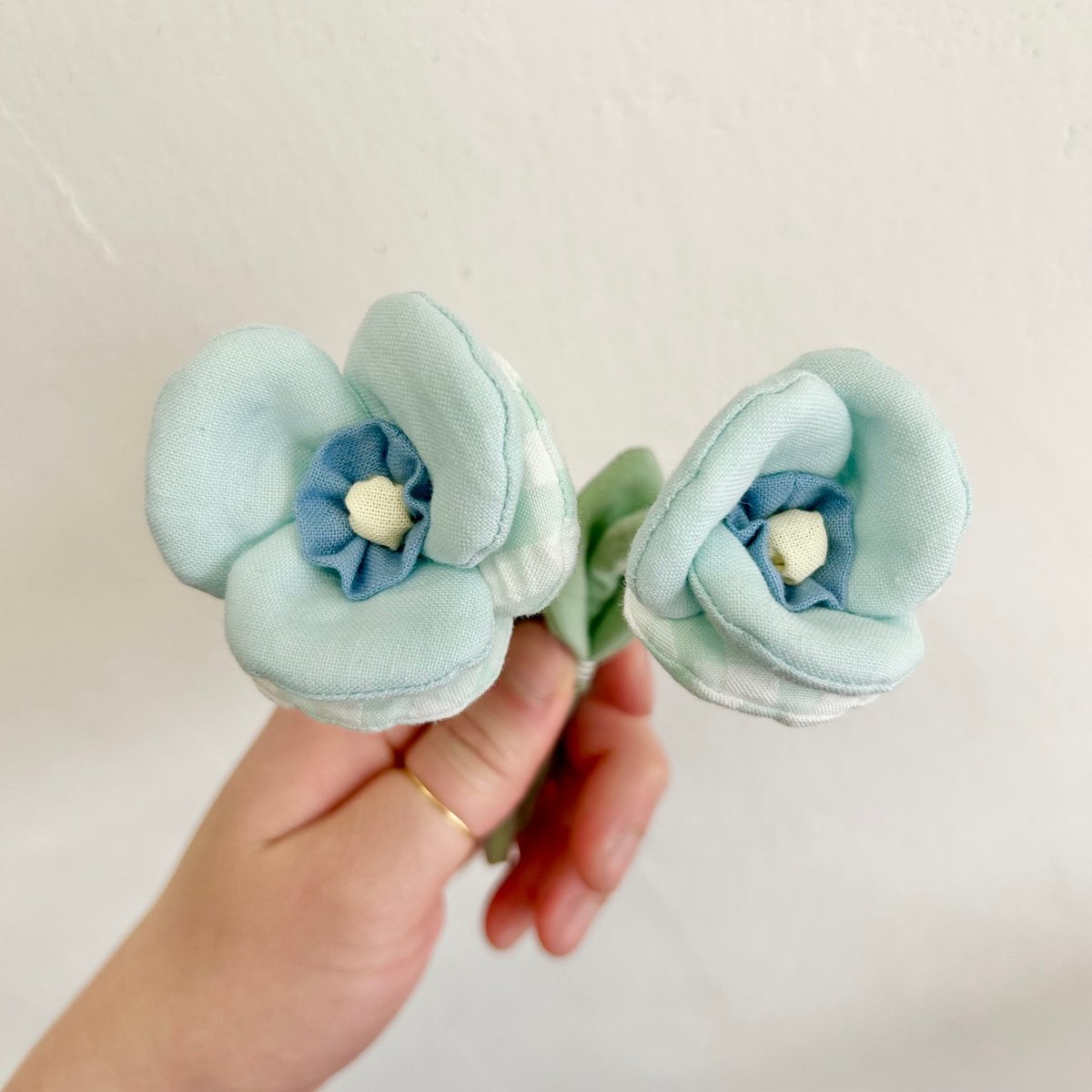 布花_専用ページです 藤色】 パンジーの布花・みずいろ | Gumee