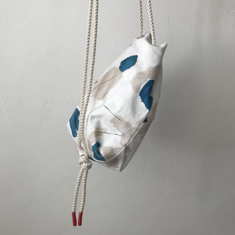 【berg van sneeuw】ドローバッグ(pale cedar)