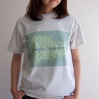 【TENUSIS】砂浜に咲いている花と菜Tシャツ(Gokigen Summer)