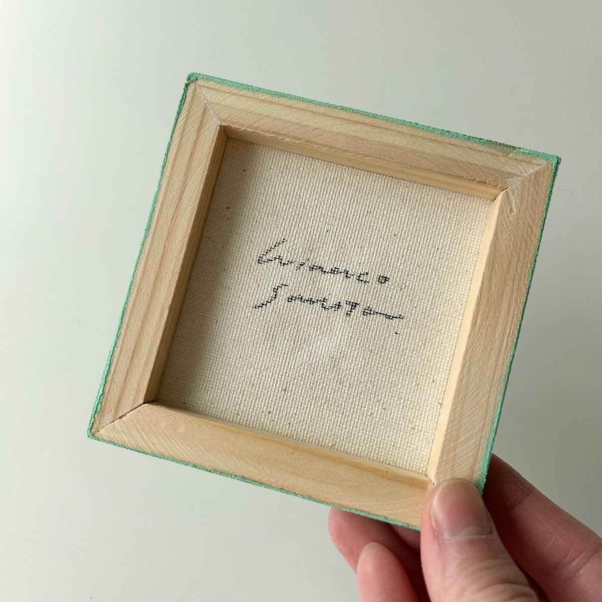 テディベア　クリーム　キャンバスアート　猿田妃奈子　個展 猿田妃奈子】キャンバス作品「loving embrace」みどり | Gumee