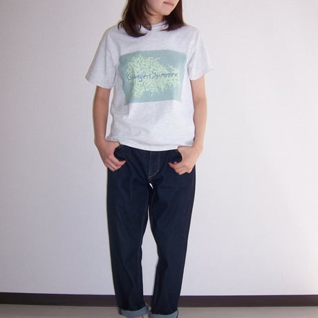 【TENUSIS】砂浜に咲いている花と菜Tシャツ(Gokigen Summer)