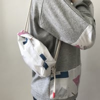 【berg van sneeuw】ドローバッグ(bright triangle)
