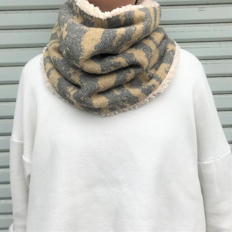 【sneeuw】フロッタージュJQネックウォーマー(ベージュ)