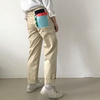 【zaziquo】ポケットプリントセンタープレスパンツ(ベージュ)