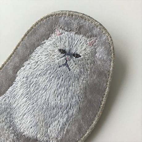 【cikolata】猫刺繍ブローチ(グレー)