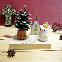 クリスマスミニオブジェ＊松ぼっくりツリーと黄色ニット帽のスノーマン