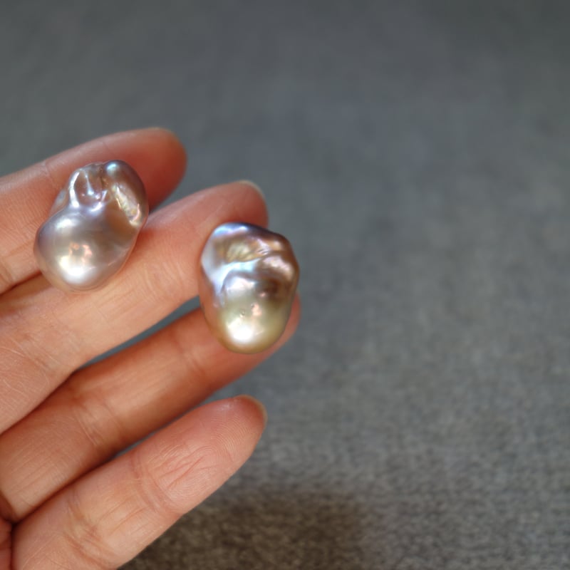 無穴 Sクラス 14kgf 鮮烈 有核 バロックパールピアス オイスターパール