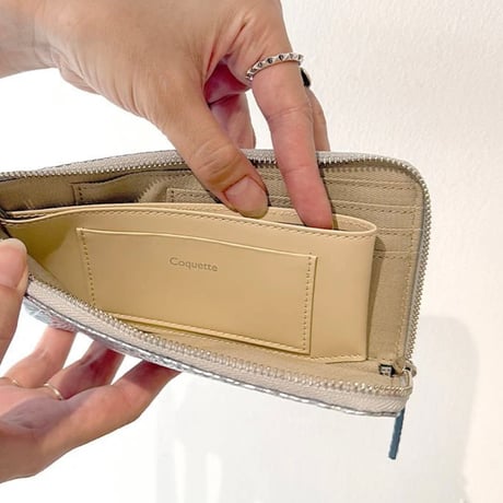 Lzip Wallet | 上質なヤギ革に精緻な型押しを施したコンパクト長財布～Coquette～
