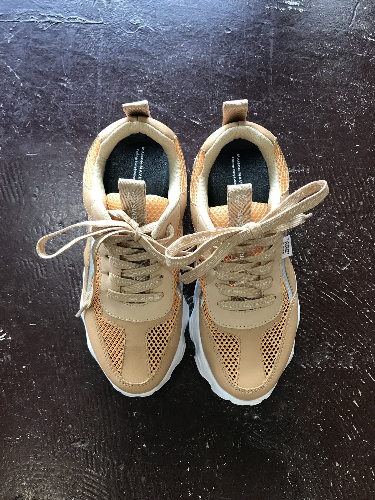 靴 MKT409 mita and Offspring Link Up for Adidas ZX 8000 Collab | House