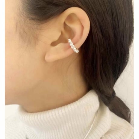 Twist Ear cuff　BREC-039　~ BLUE RANK~
