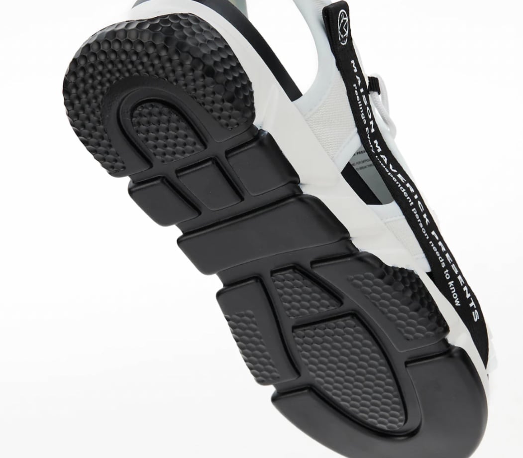 メゾンマヴェリックプレゼンツ★リボンテープベルト ロゴ刺繍バケットハット メゾンマヴェリックプレゼンツ☆リボンテープベルト ロゴ刺繍