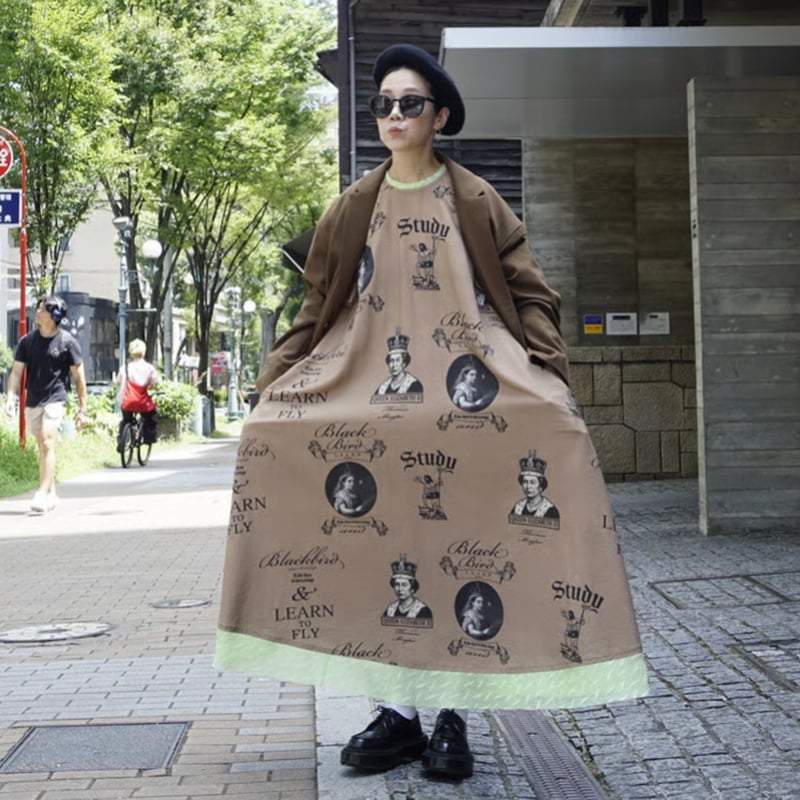 Thomas Magpie BOOK AND PLAY パーカー Thomas magpie（トーマスマグパイ）の「Thomas magpie