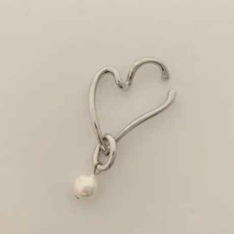 イヤーカフ　heart motif pearl ear cuff 　BREC-081　〜bluerank〜