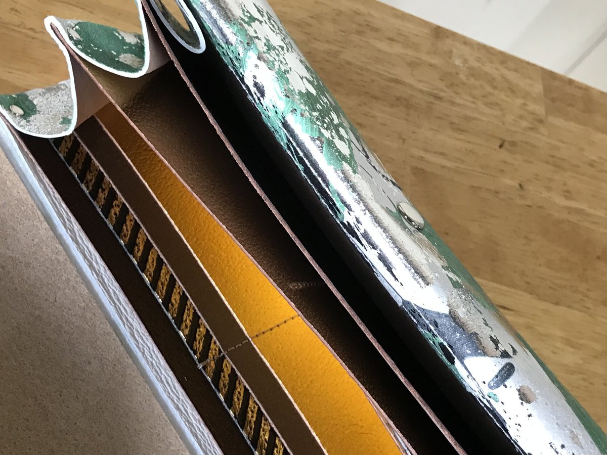 New! レザー ロングウォレット リキッド【Leather Long Wallet Liqu