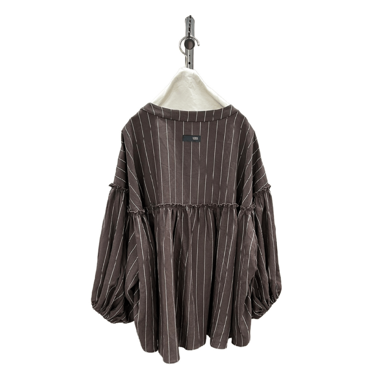2026mid summer ayane 836619ピンストライプボリュームスリーブシャツ