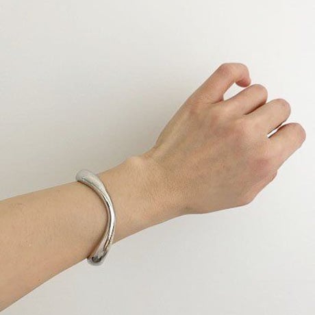 Volume Curve Bangle  BRB-21016~ DeWLuX ~