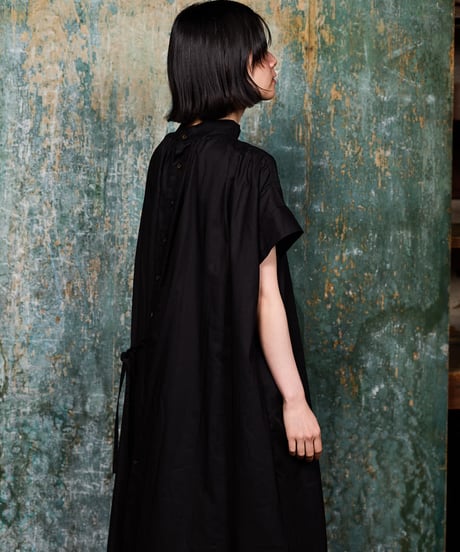 静寂の欠片 Half sleeve back-opened dress