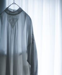 単調な空間 Hand smocking bloues