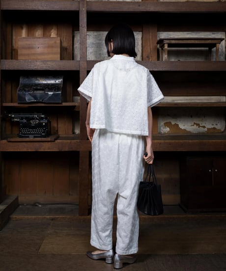 心の花苑 Open-collar cropped overshirt