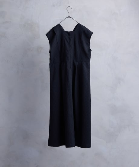 翳る梢 Sleeveless Shoulder-tucked Dress