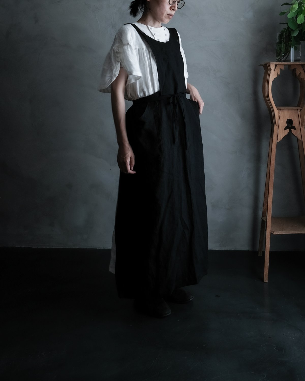 握られた光Apron dress/ブラック | the mark of the flower