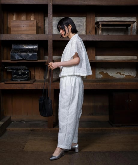 心の花苑 Open-collar cropped overshirt