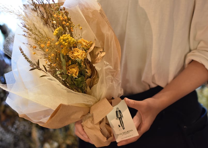 micoページ(フラワーブーケのチュールエプロン) 店頭受け取り】ブーケ(S) | COCO BOTANICAL arrangement |ドラ