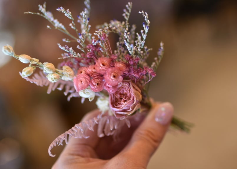 も*ね様 ミニフラワー刺しゅうロンパースセット cocoriang kumuku blueギンガムロンパース cocoriang kumukuku - メルカリ