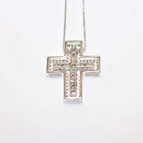 cross WK necklace