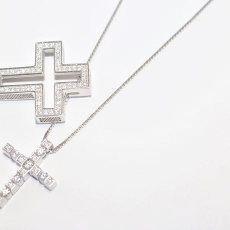 cross WK necklace