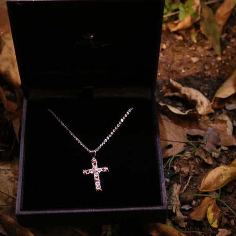 La croce R necklace