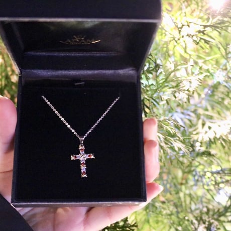 La croce R necklace