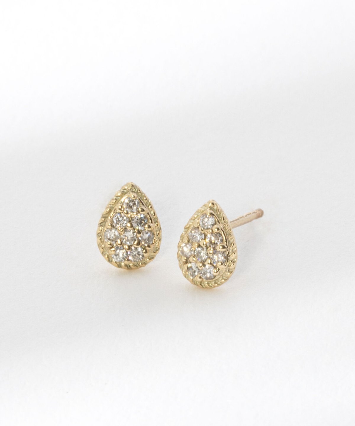 anq.】K10 ペアシェイプ ダイヤモンドパヴェピアス | KU anq.】K10 ペアシェイプ ダイヤモンドパヴェピアス | KU