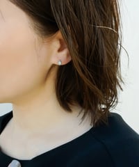 【anq.】K10WG・パライバアパタイト　マーキスポストピアス
