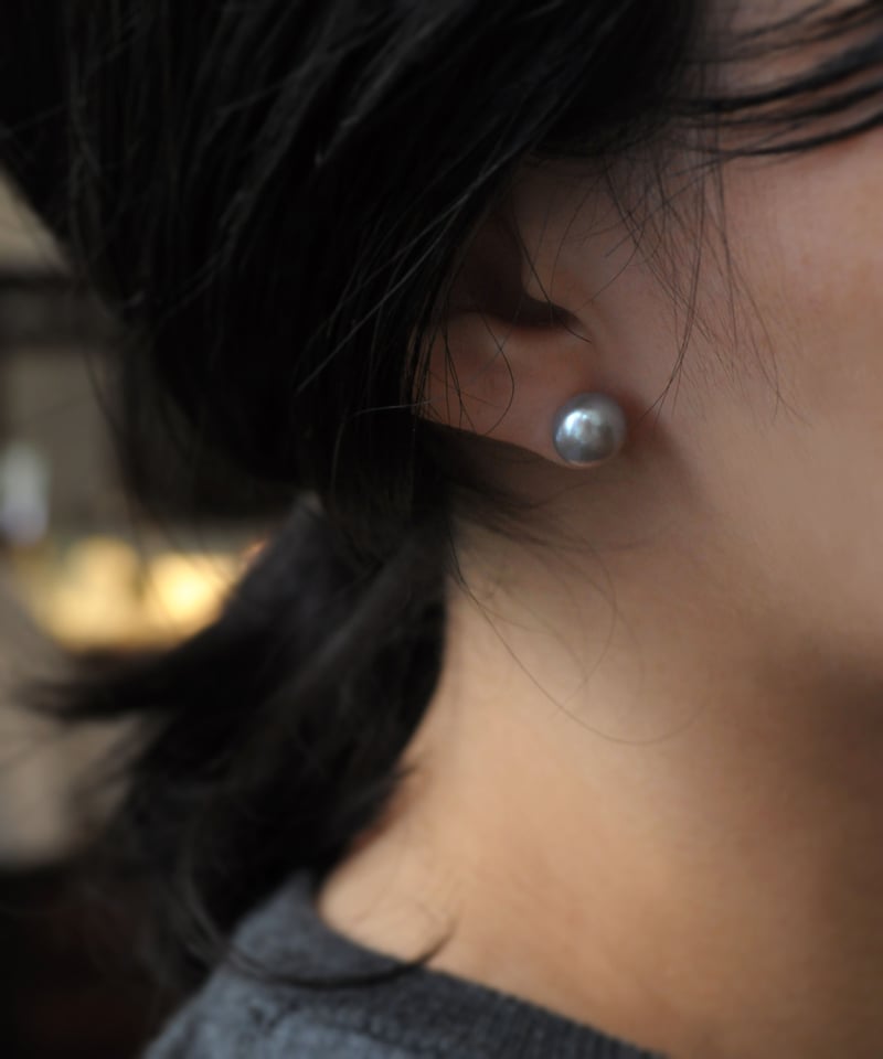 anq.】グレー/ホワイトパールスタッドノンホールイヤリング(ピアリング